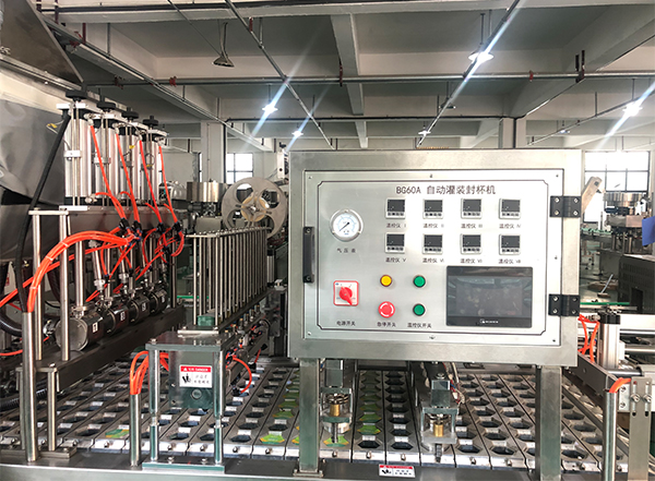 果凍杯辣椒醬灌裝封口機設備展示