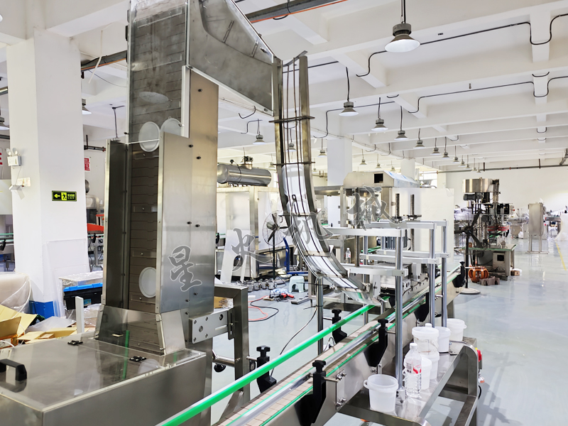 江蘇自動封口機-塑料桶壓蓋機