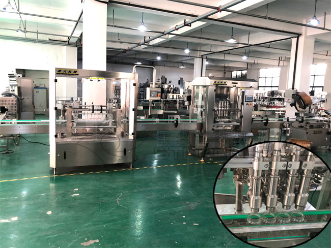 星火全套甜辣醬灌裝機(jī)生產(chǎn)線設(shè)備展示