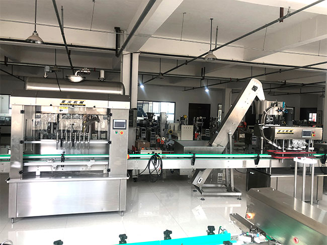 秋梨膏灌裝機生產線設備展示