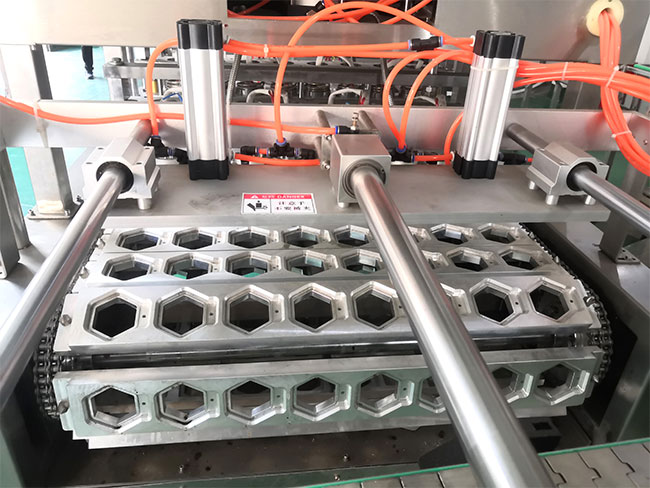 江蘇南京全自動塑料盒封口機設備細節展示