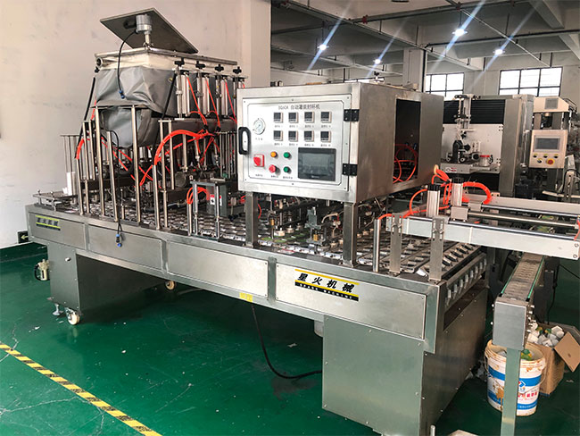 江蘇南京全自動塑料盒封口機設備展示