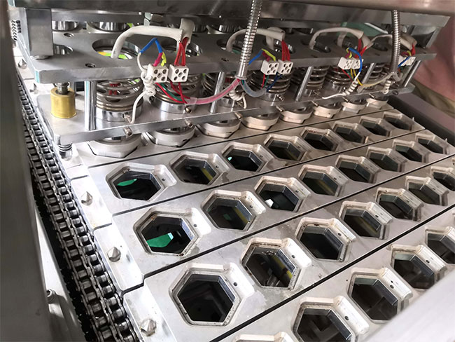 星火杯盒自動灌裝封口機設備展示